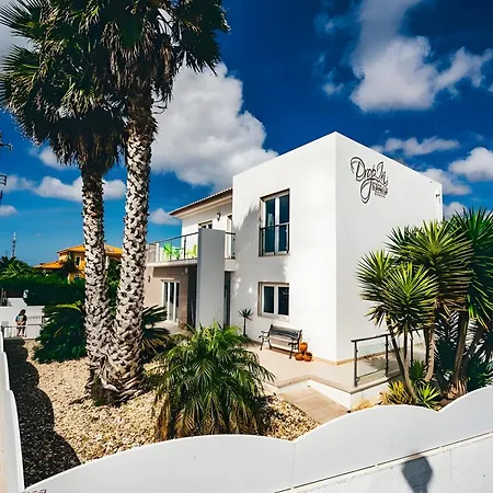 فيلة Beachhouse *